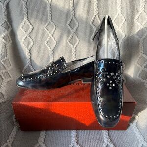 NIB Donald Pliner Lukas Iridescent Black Patent Leather Studded Women’s Loafers